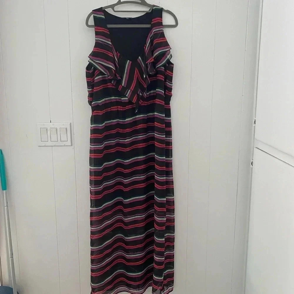 Milano Women's Sz 12 Black Maxi Dress with Pink Stripes V-Neck Lined L113